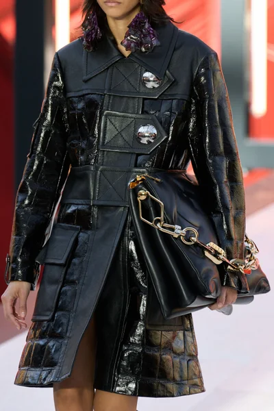 Look 73